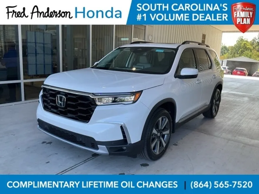 2025 Honda Pilot Touring photo 1
