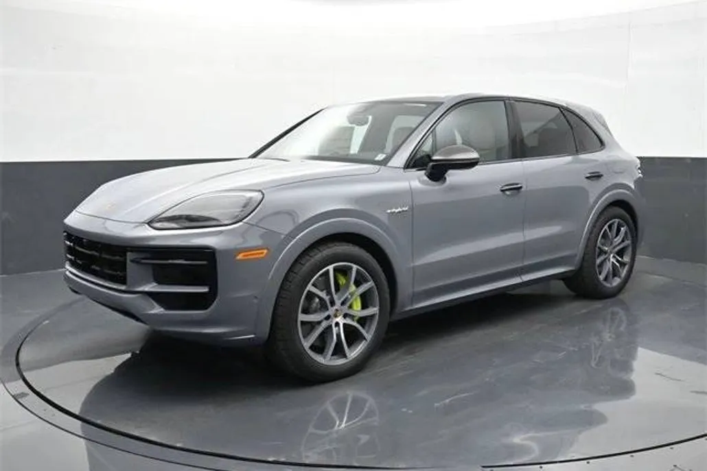 2025 Porsche Cayenne E-Hybrid S photo 1