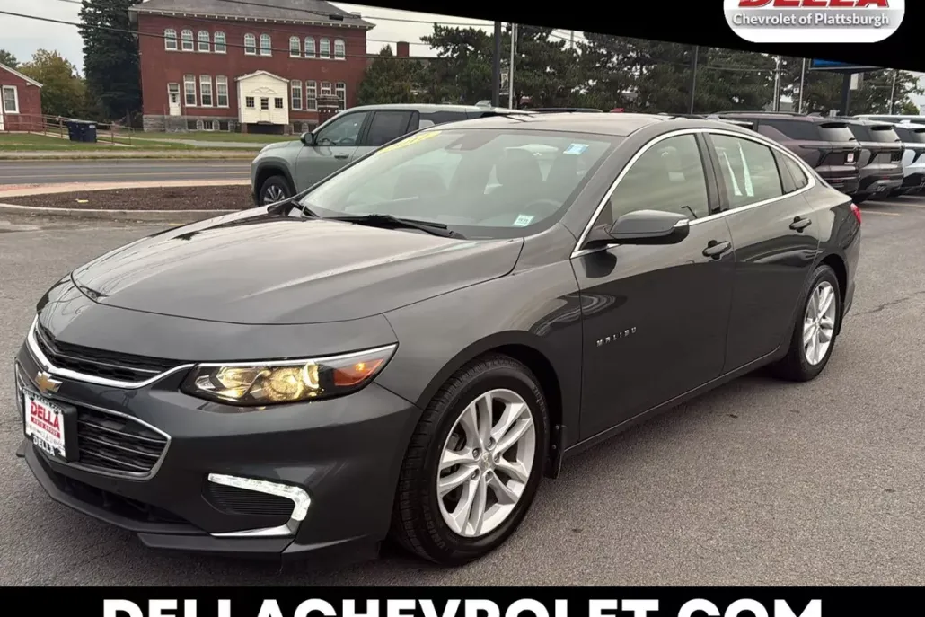 2017 Chevrolet Malibu Hybrid photo 1