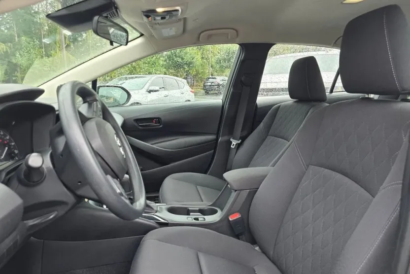 2024 Toyota Corolla LE photo 1