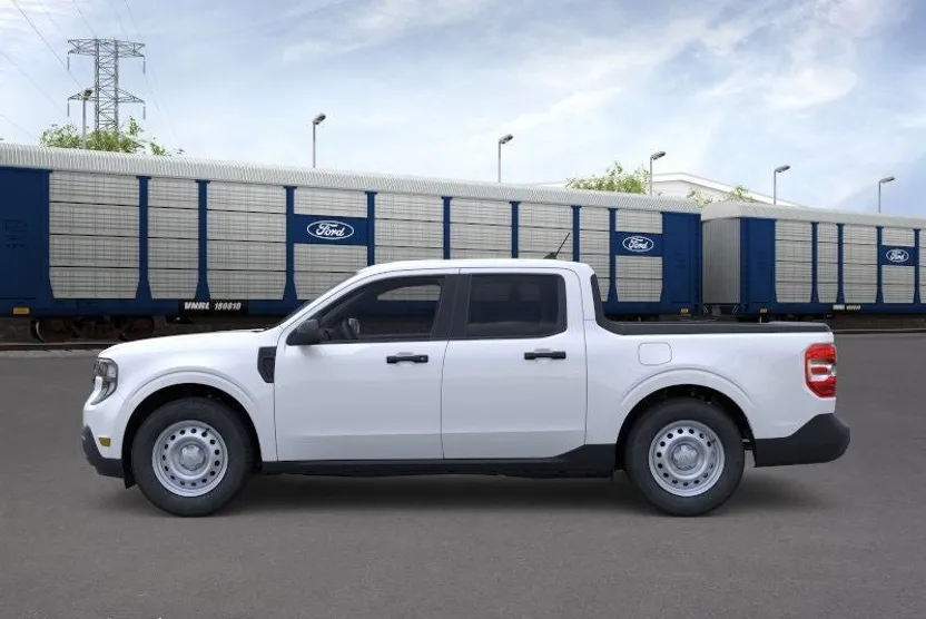 2025 Ford Maverick XL photo 1