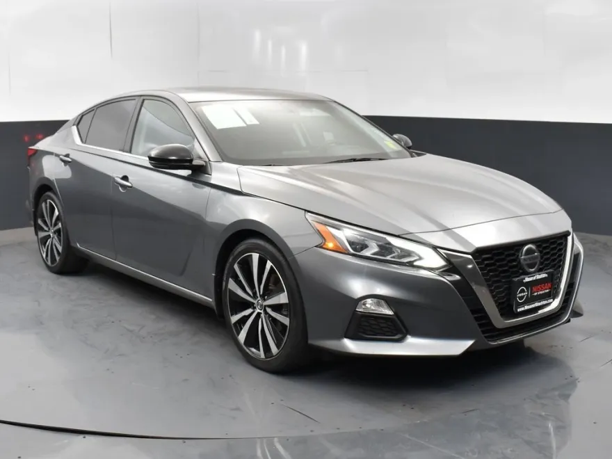 2019 Nissan Altima 2.5 SR photo 1
