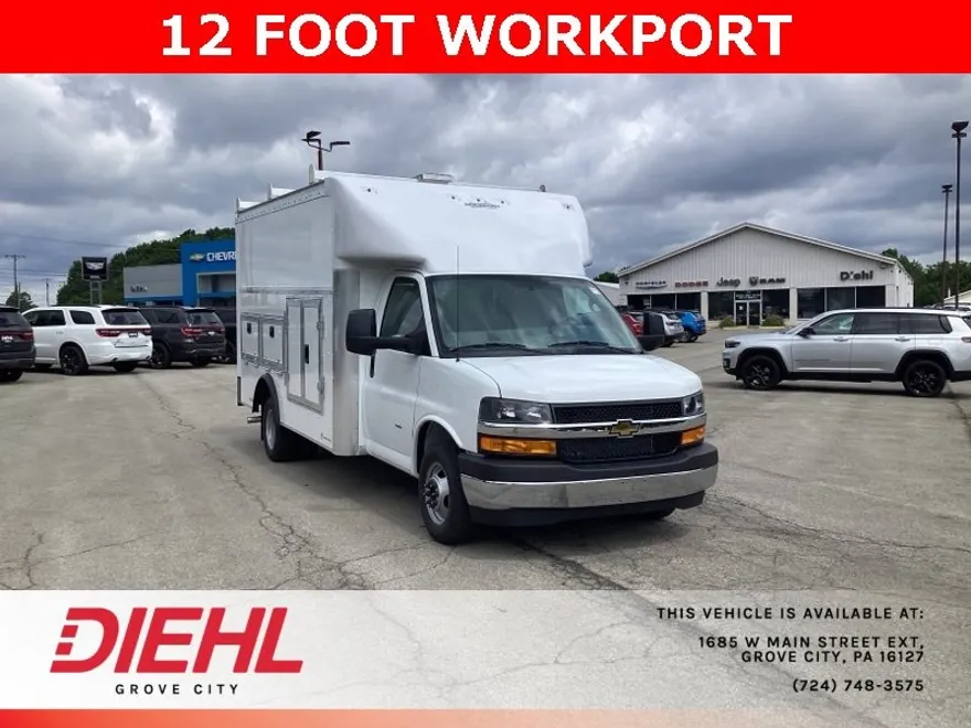 2025 Chevrolet Express 3500 Work Van photo 1
