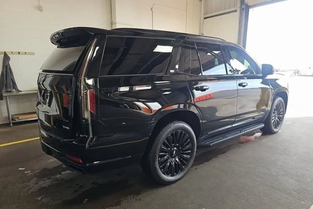 2021 Cadillac Escalade Luxury photo 1