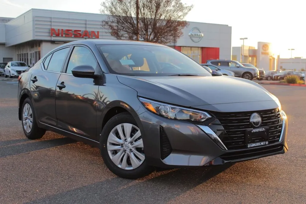 2025 Nissan Sentra S photo 1