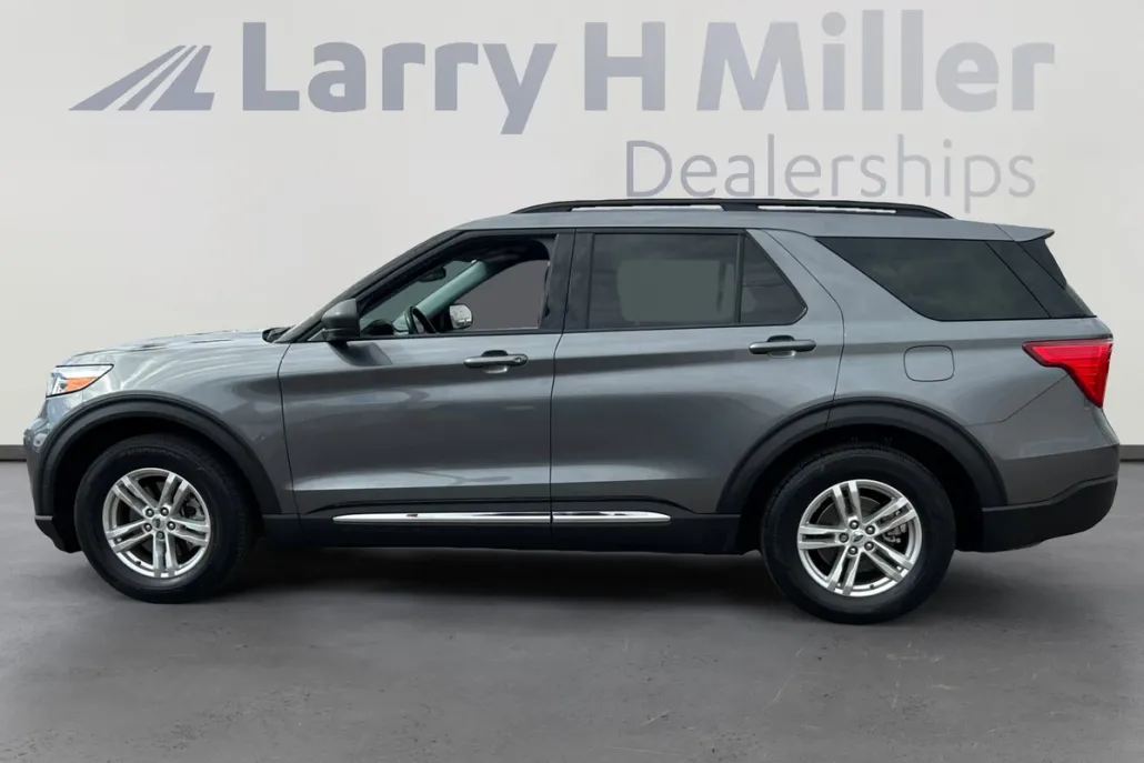 2022 Ford Explorer XLT photo 1