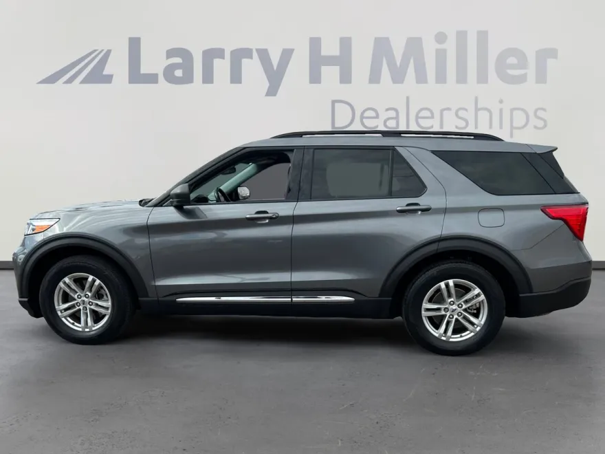 2022 Ford Explorer XLT photo 1