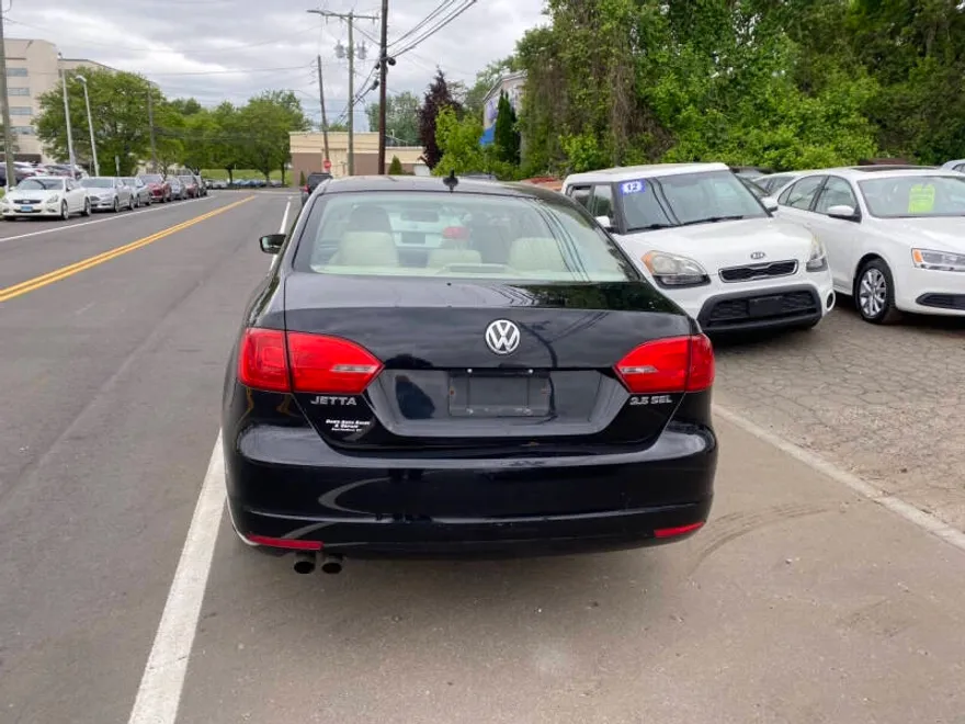 2011 Volkswagen Jetta SEL photo 1