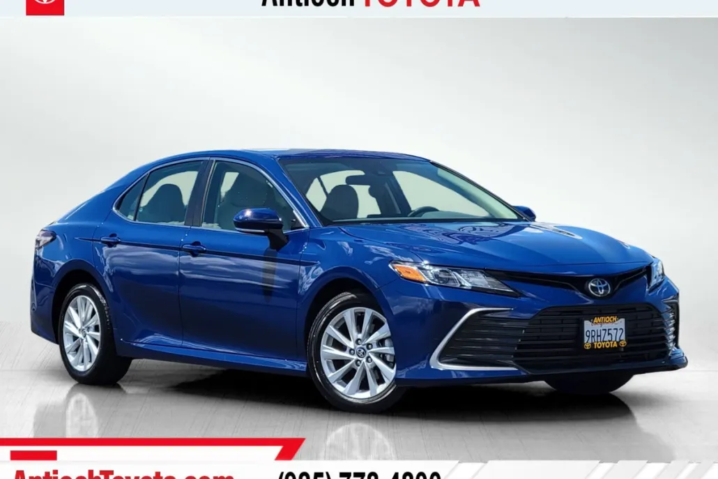 2024 Toyota Camry LE photo 1