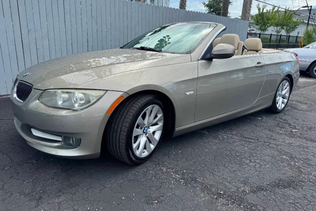 2011 Bmw 328i 3-series photo 1