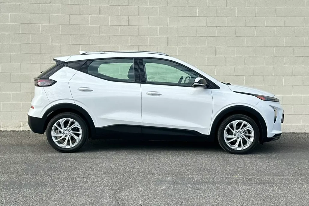 2023 Chevrolet Bolt EUV photo 1