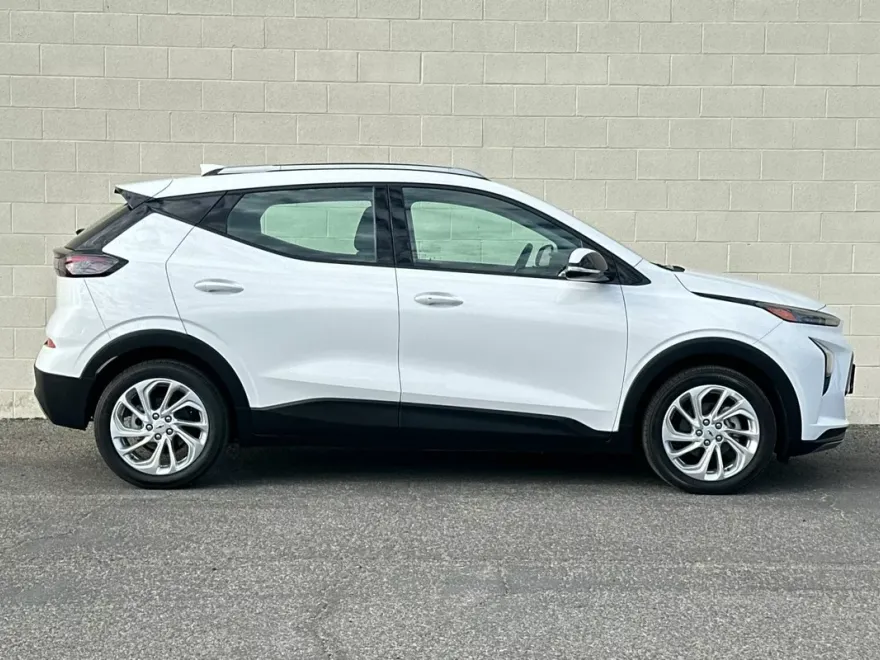 2023 Chevrolet Bolt EUV photo 1
