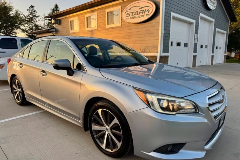 2015 Subaru Legacy 2.5i Limited photo 1
