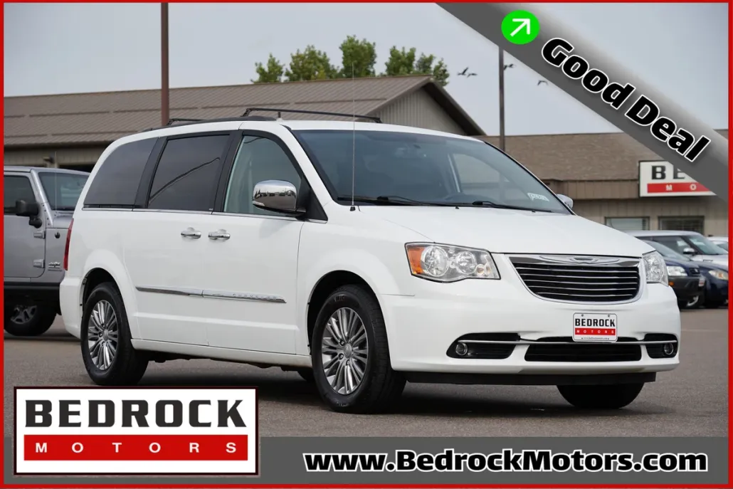 2014 Chrysler Town & Country photo 1