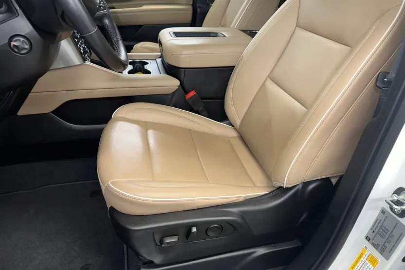 2023 Chevrolet Tahoe Premier photo 1