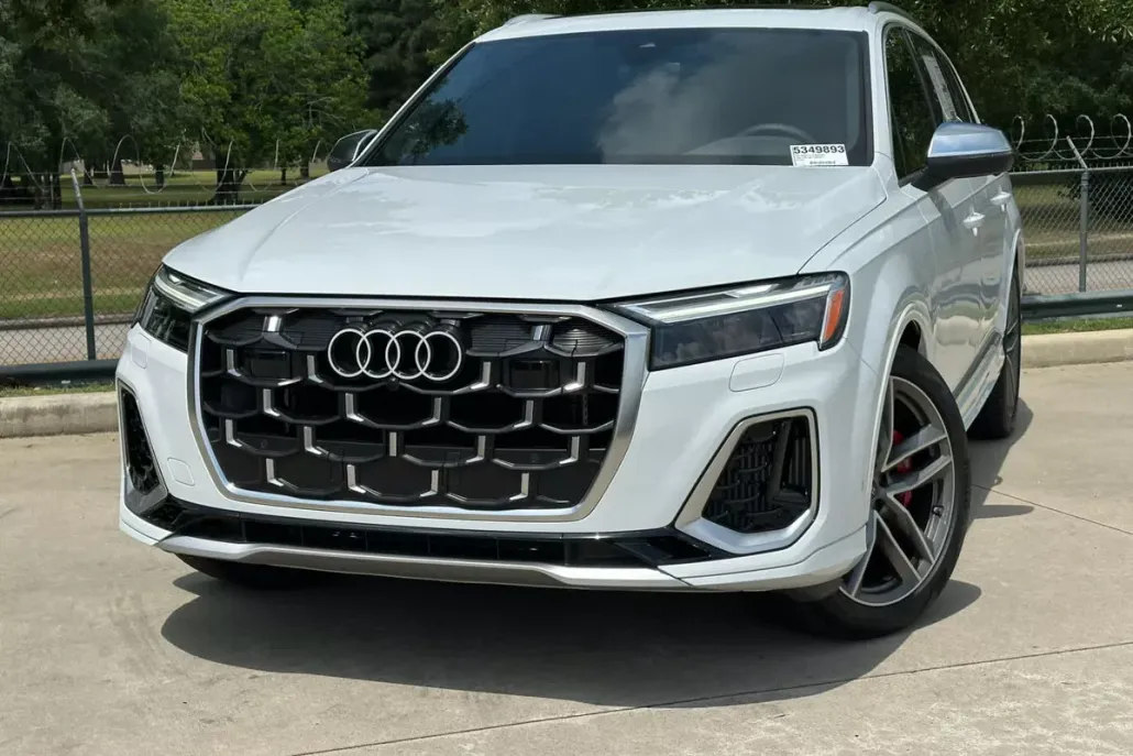 2025 Audi SQ7 Premium Plus photo 1