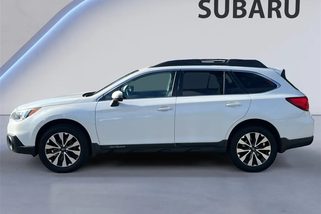 2016 Subaru Outback 3.6R Limited photo 1