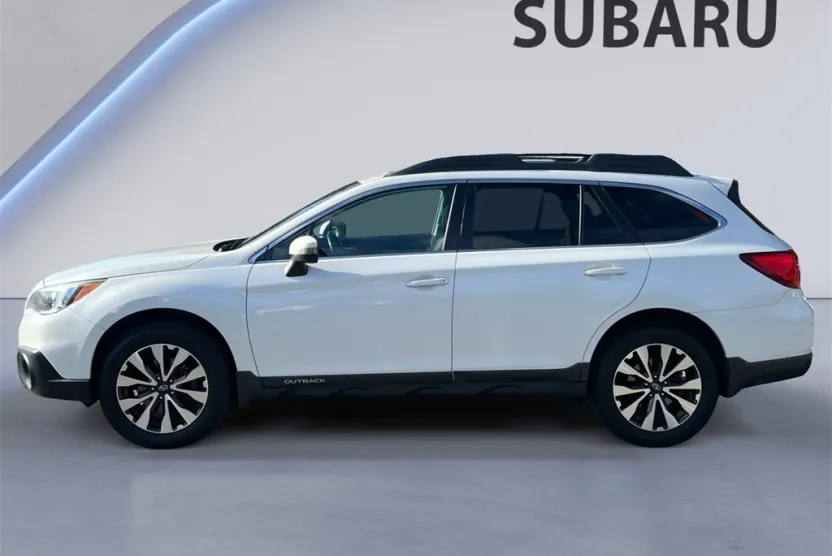 2016 Subaru Outback 3.6R Limited photo 1