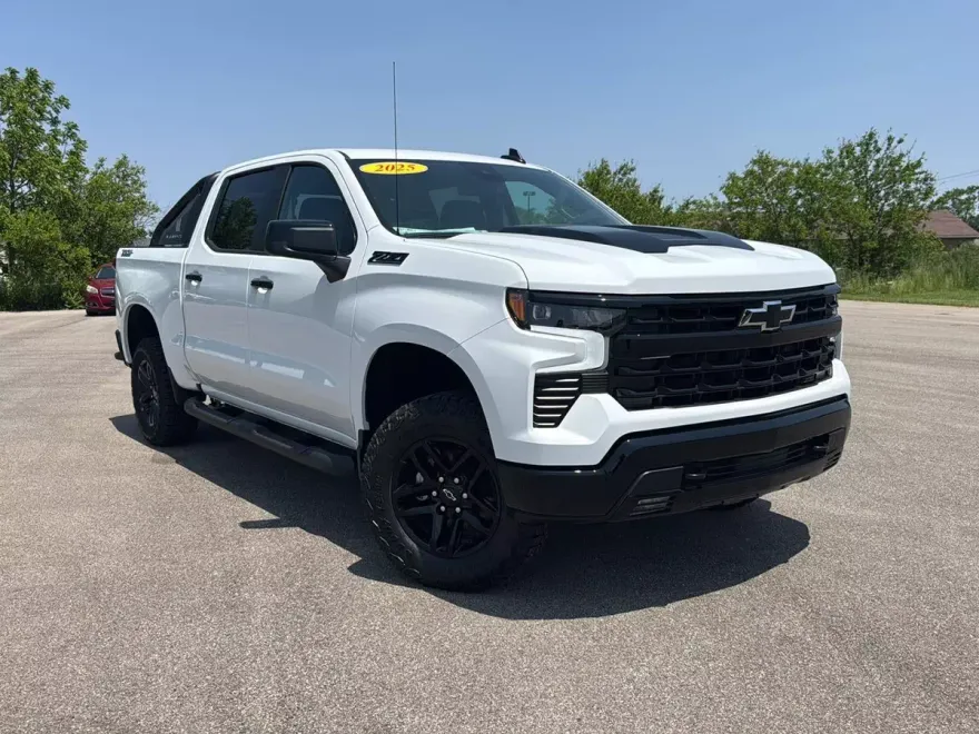 2025 Chevrolet Silverado 1500 LT Trail Boss photo 1
