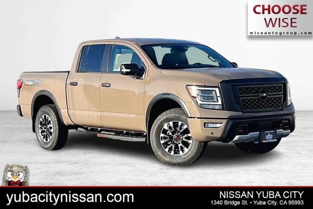 2023 Nissan Titan PRO-4X photo 1