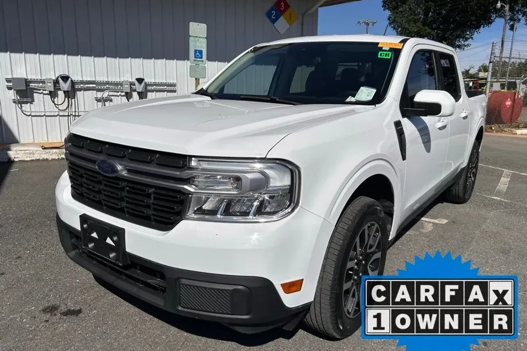 2023 Ford Maverick Lariat photo 1