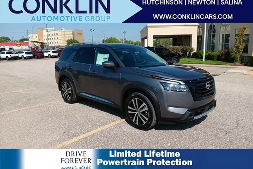 2025 Nissan Pathfinder Platinum photo 1