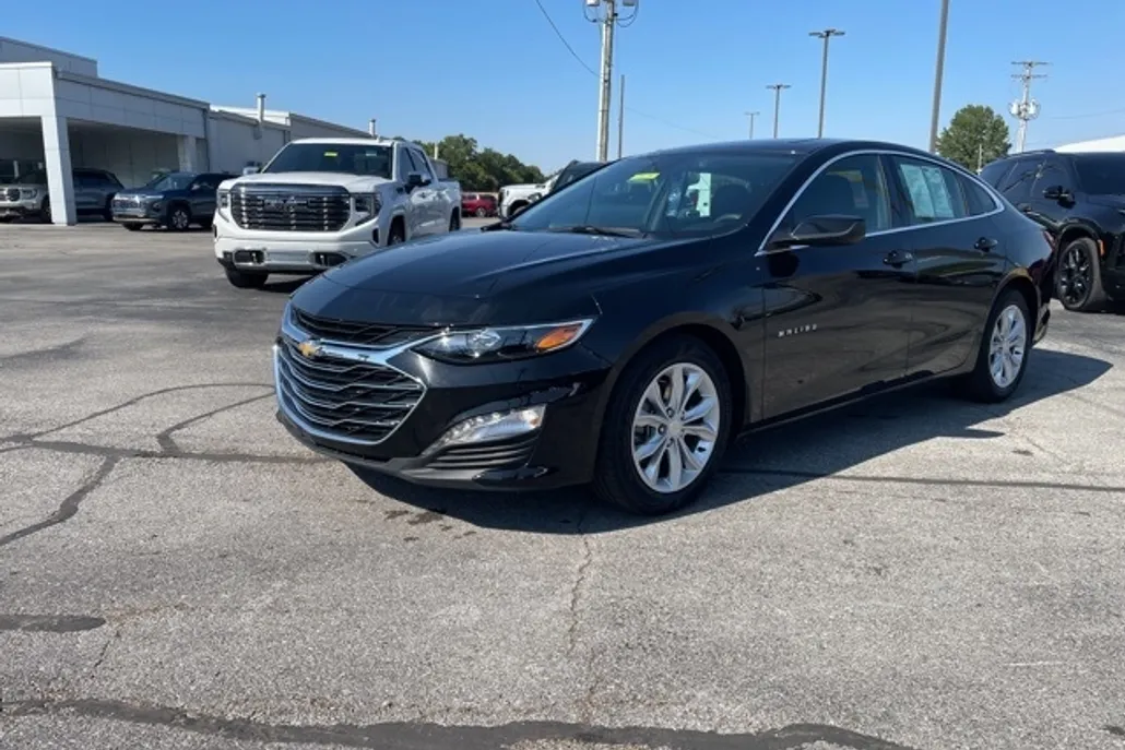2024 Chevrolet Malibu 1LT photo 1