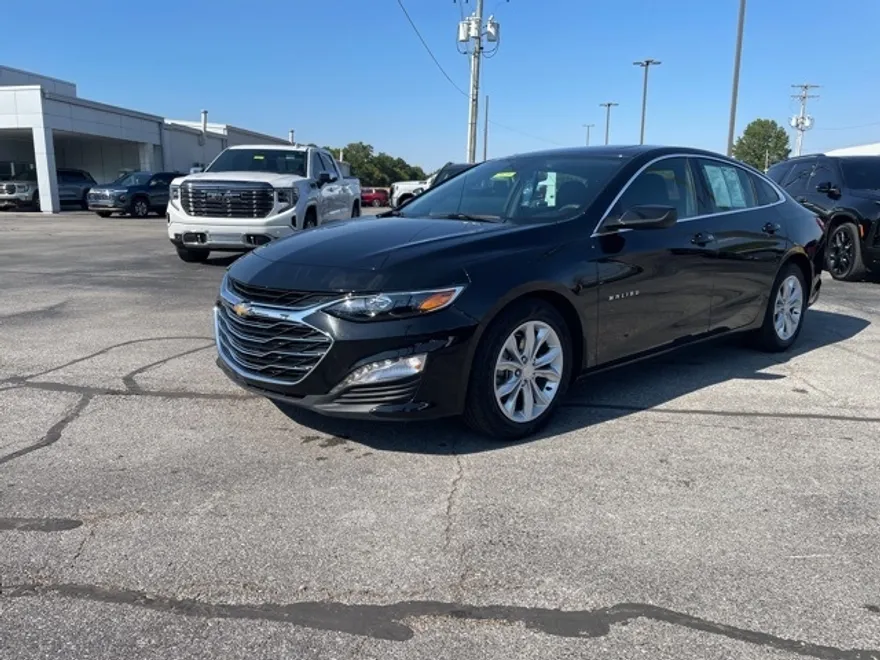 2024 Chevrolet Malibu 1LT photo 1