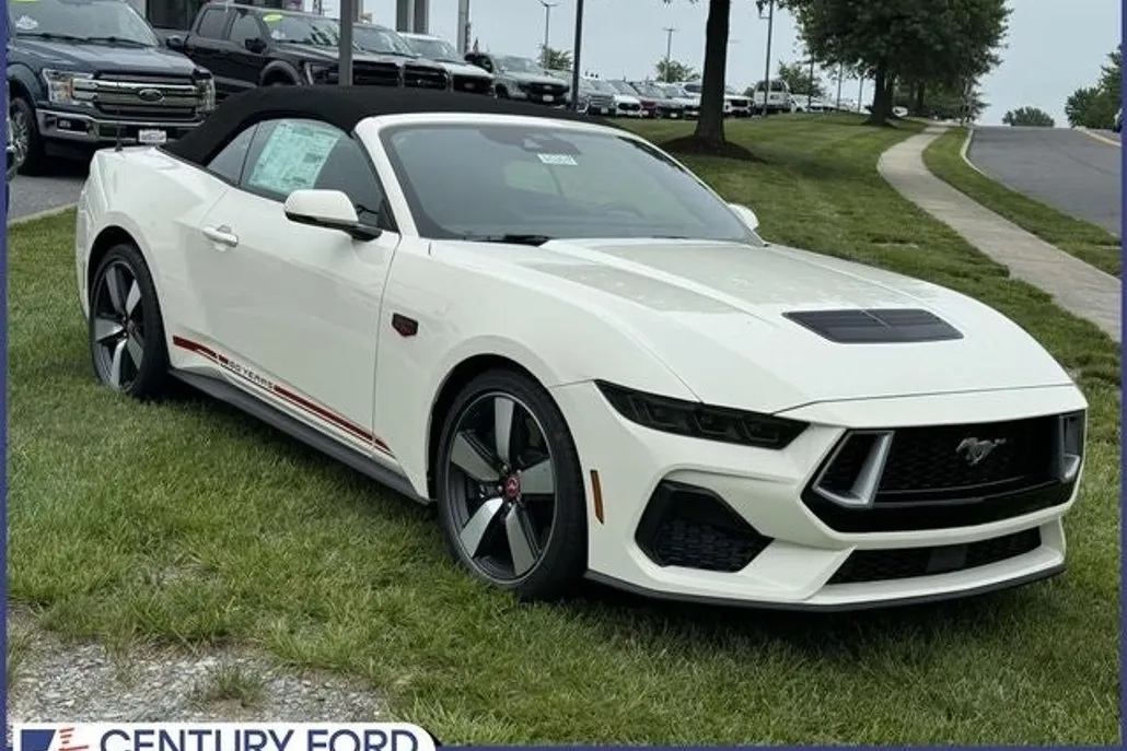2025 Ford Mustang GT Premium photo 1