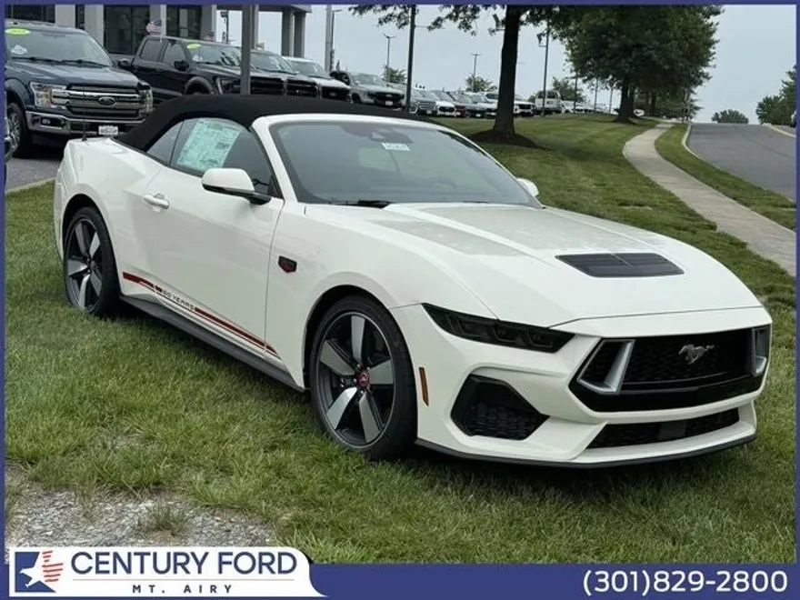 2025 Ford Mustang GT Premium photo 1