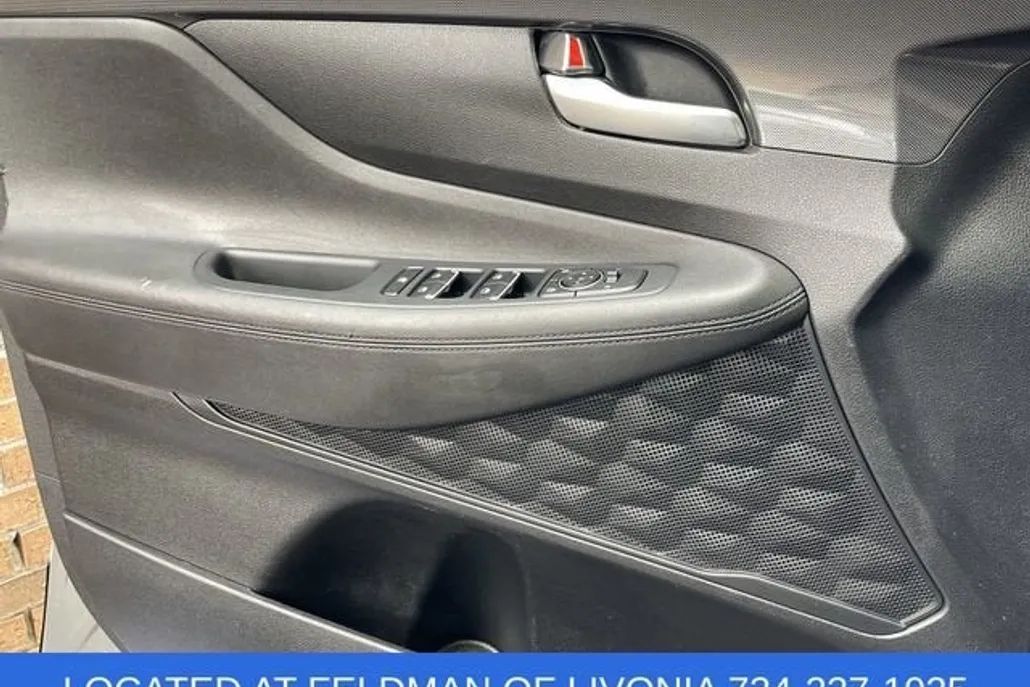 2021 Hyundai Santa Fe SE photo 1