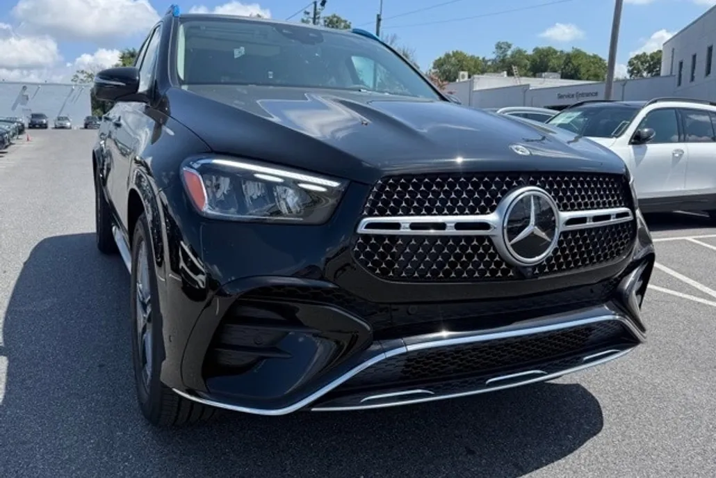 2026 Mercedes Benz GLE 450 4MATIC photo 1
