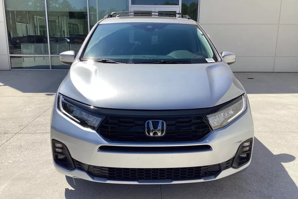 2026 Honda Odyssey Touring photo 1