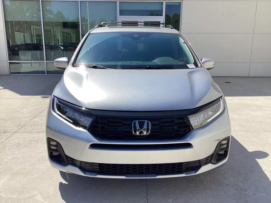 2026 Honda Odyssey Touring photo 1