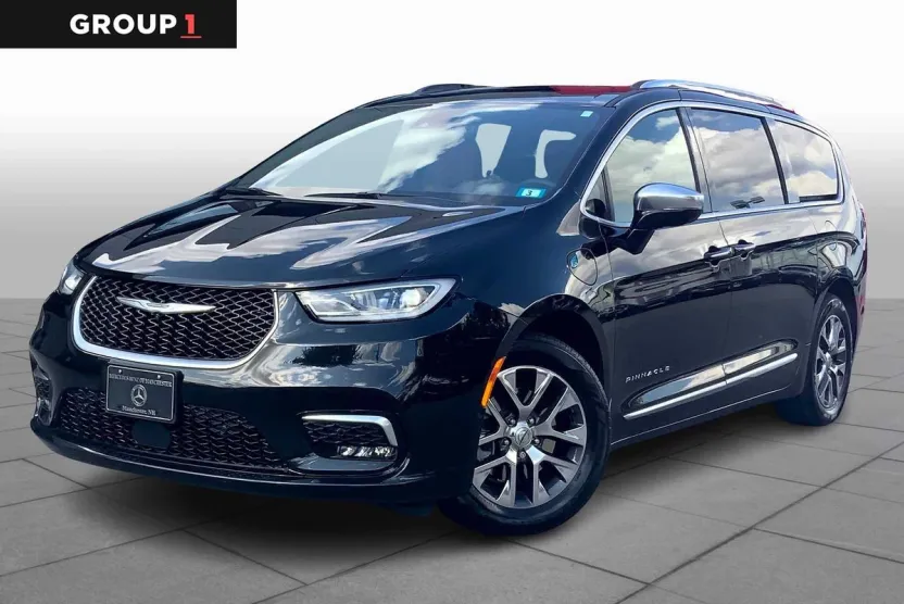 2023 Chrysler Pacifica Hybrid Pinnacle photo 1