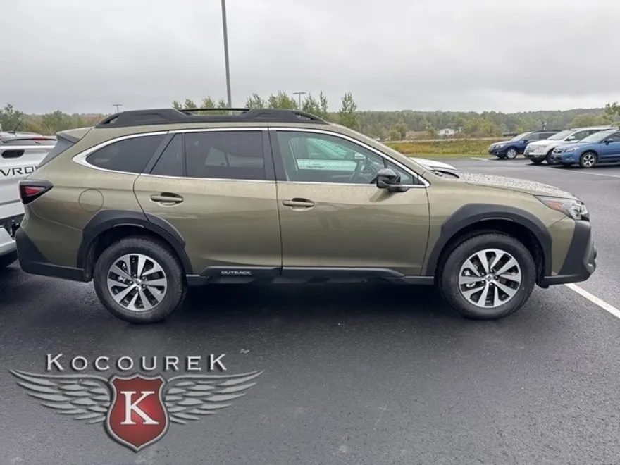 2025 Subaru Outback Premium photo 1