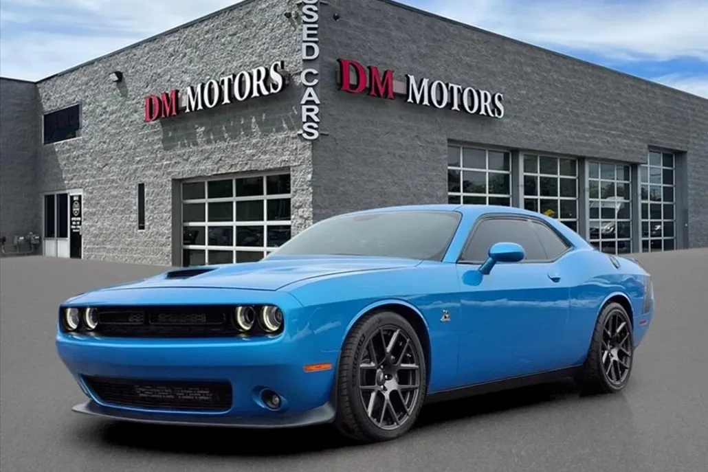 2016 Dodge Challenger R/T Scat Pack photo 1