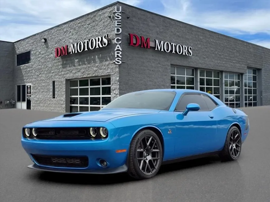 2016 Dodge Challenger R/T Scat Pack photo 1