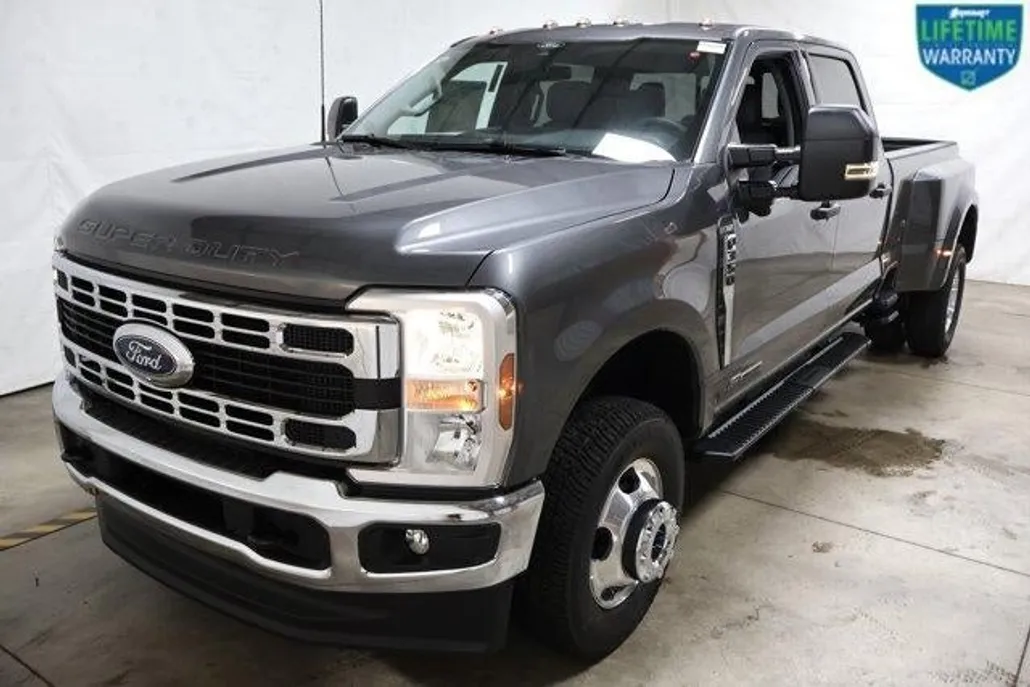2025 Ford F-350 XLT photo 1