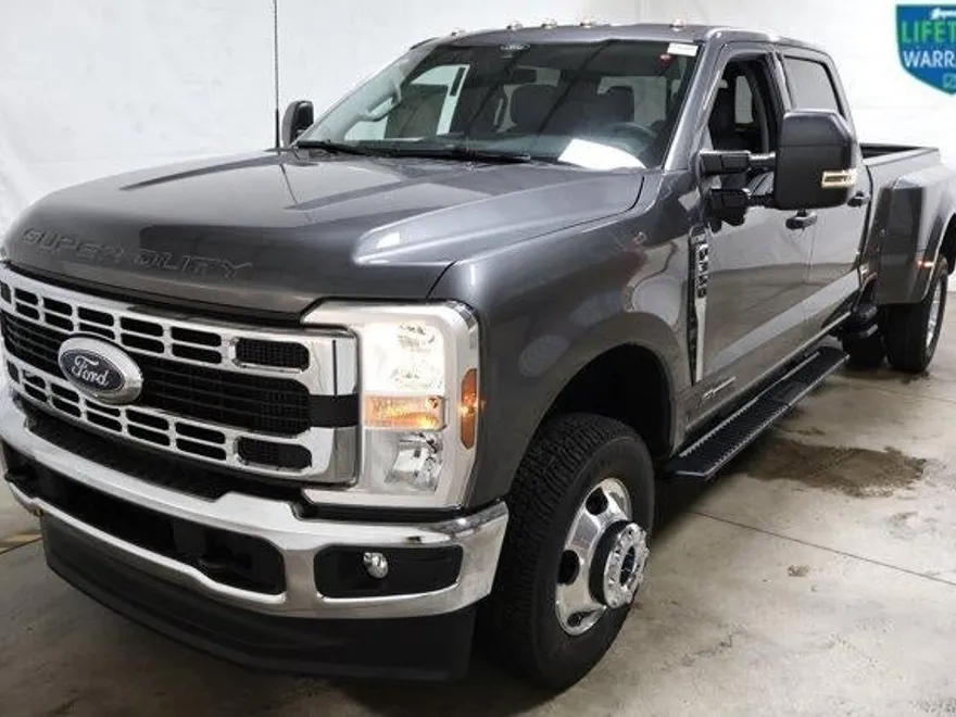 2025 Ford F-350 XLT photo 1