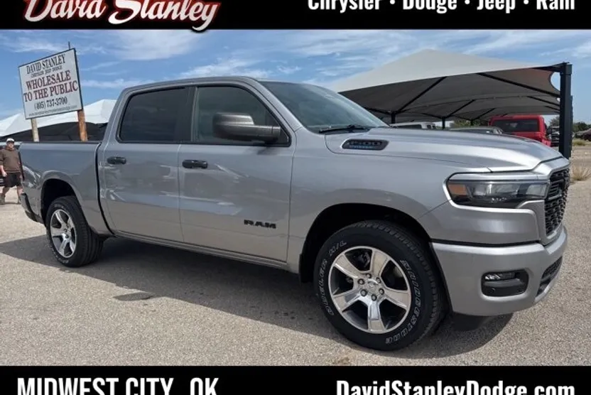 2025 Ram 1500 Tradesman photo 1