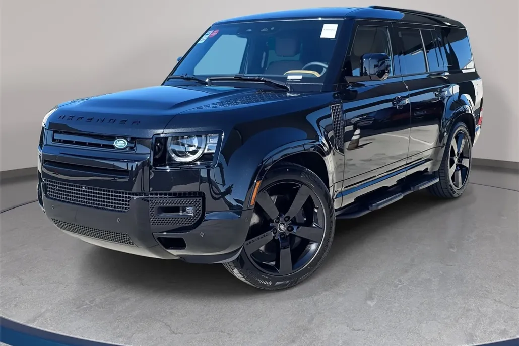 2025 Land Rover Defender 130 X-Dynamic SE photo 1