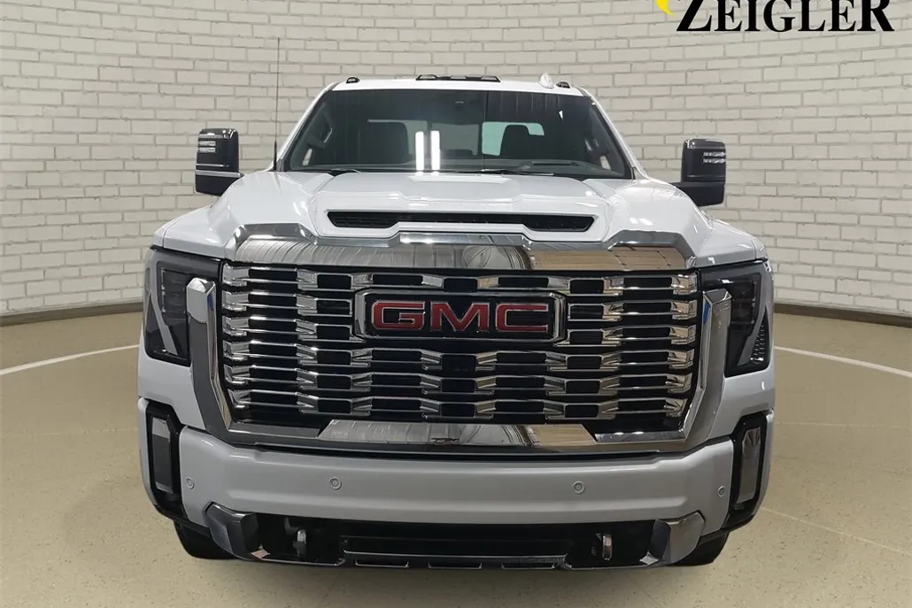 2026 Gmc Sierra 3500 HD Denali photo 1