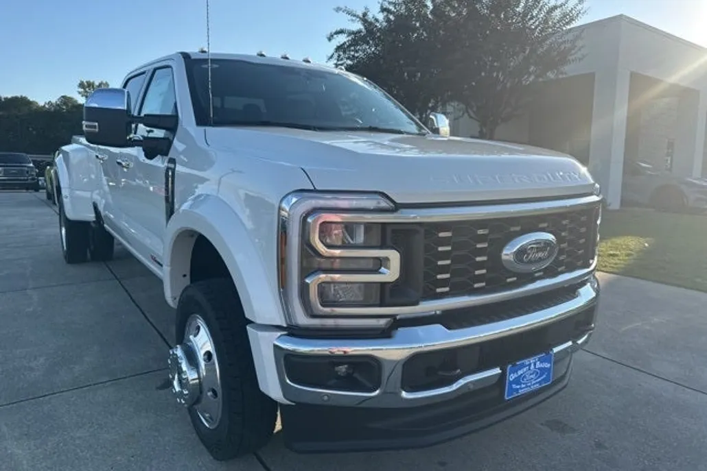 2026 Ford F-450 photo 1