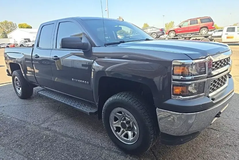 2015 Chevrolet Silverado 1500 LS photo 1