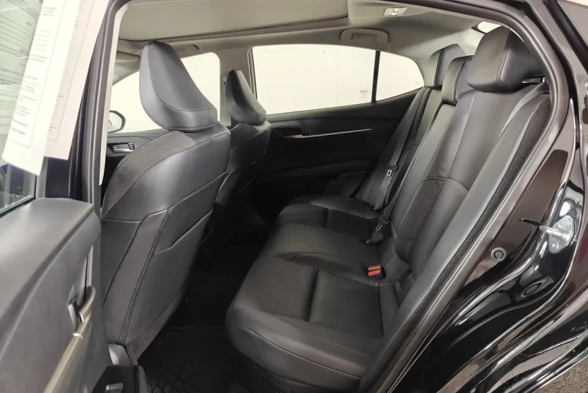 2025 Toyota Camry XLE photo 1