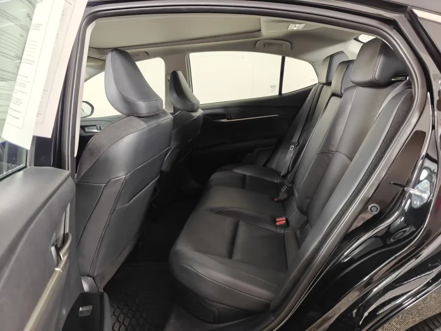 2025 Toyota Camry XLE photo 1