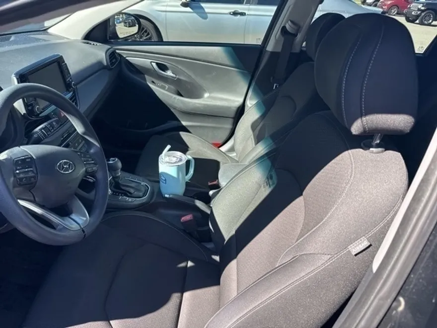 2018 Hyundai Elantra GT Base photo 1