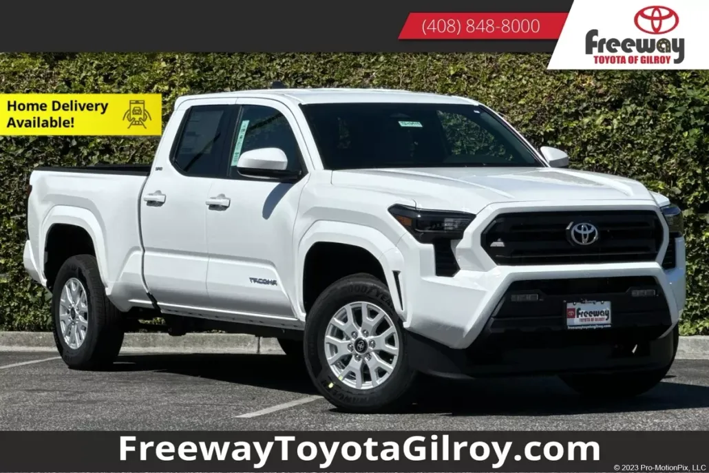 2025 Toyota Tacoma SR5 photo 1