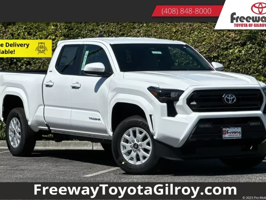 2025 Toyota Tacoma SR5 photo 1
